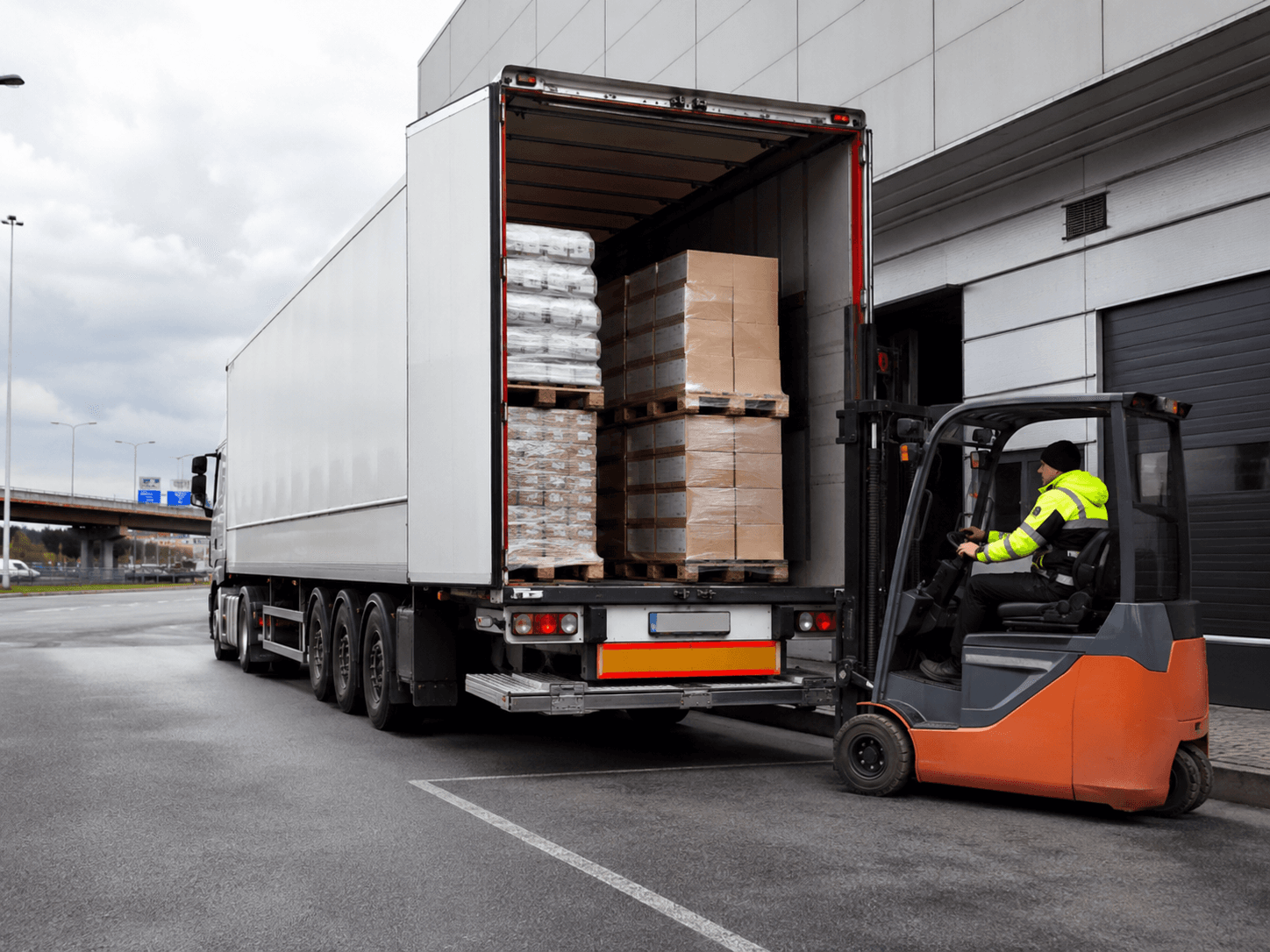Transport z magazynu w Gdańsku do Polski i Europy